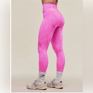 ADAPT ANIMAL X WHITNEY SEAMLESS LEGGINGS - size XS